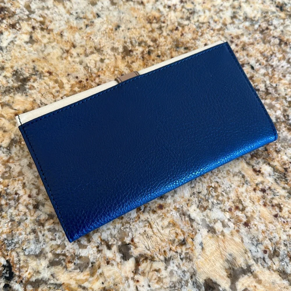Relic Clutch Wallet - Picture 3 of 6